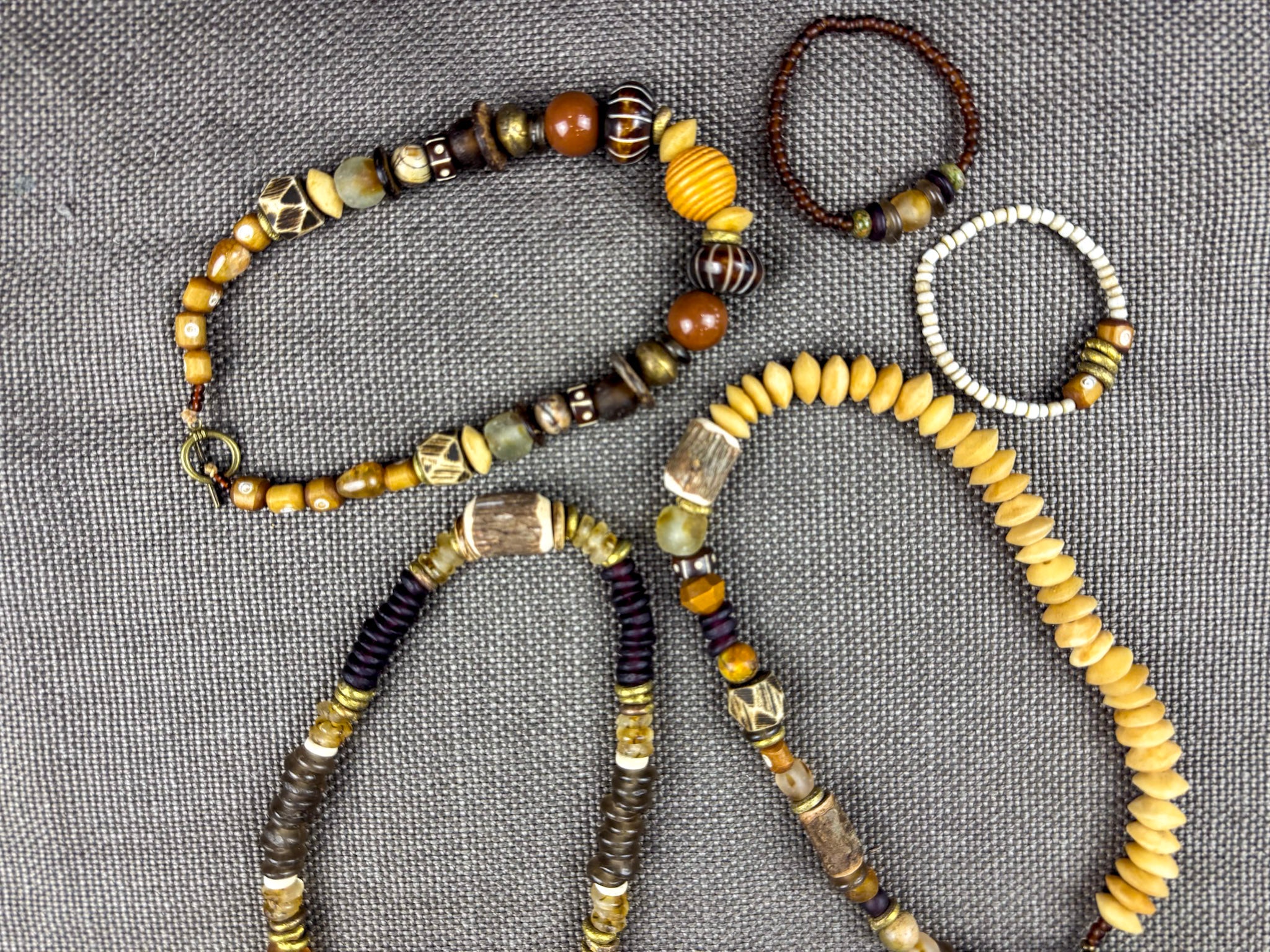 Simple Seed Bracelet | Roots