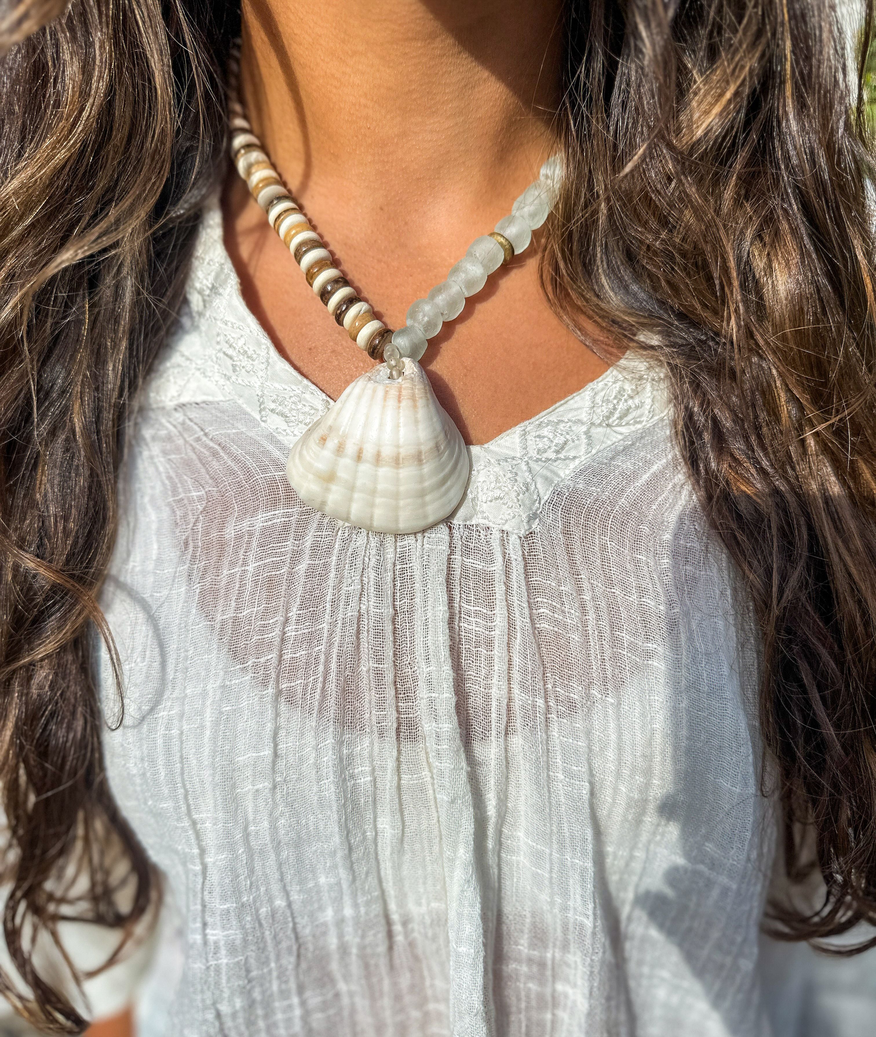 Classic Shell Necklace | Mist + Camel