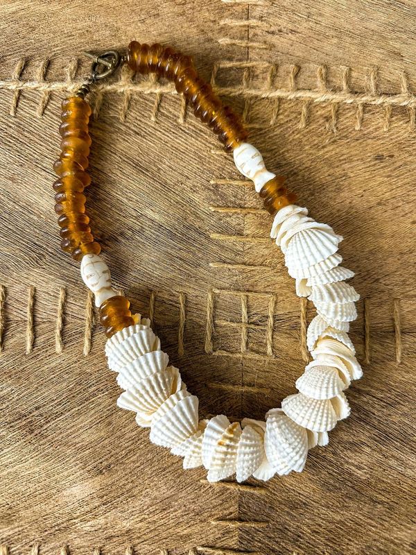 Stacked Shell Necklace | Neutral