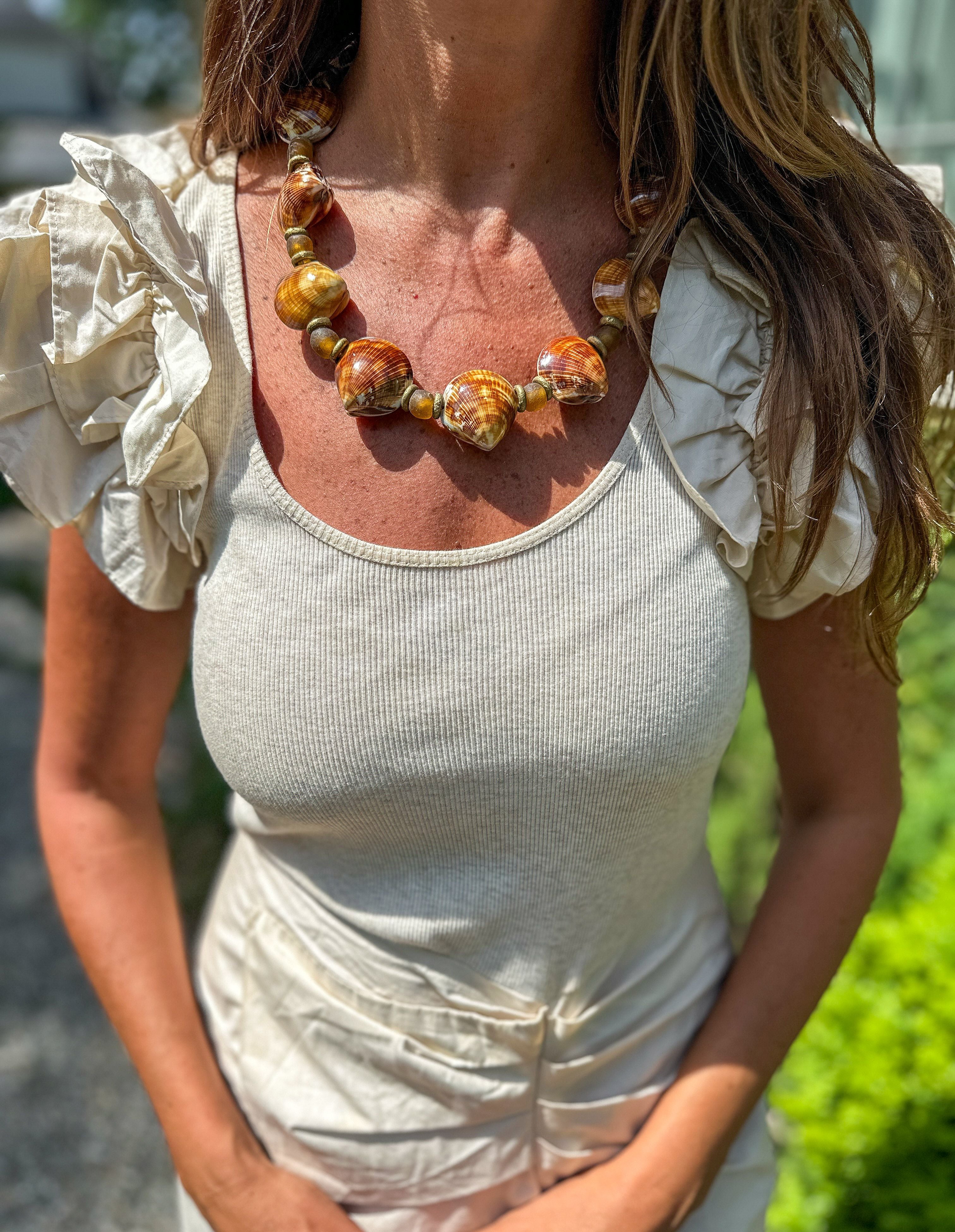Classic Shell Necklace | Brown