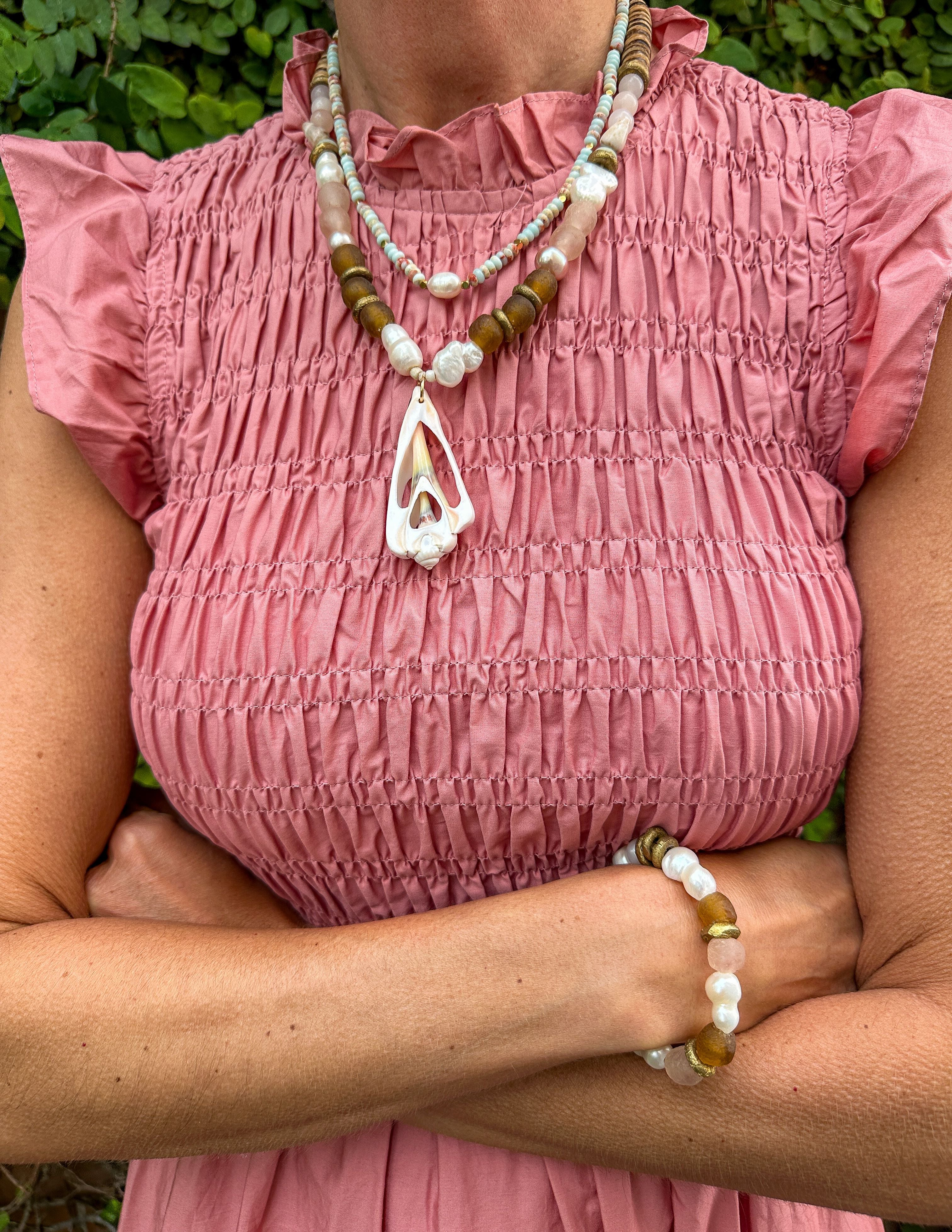 Classic Shell Necklace | Neutral Pearl