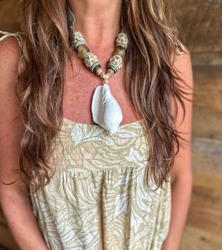 Mid Shell Necklace | Earth