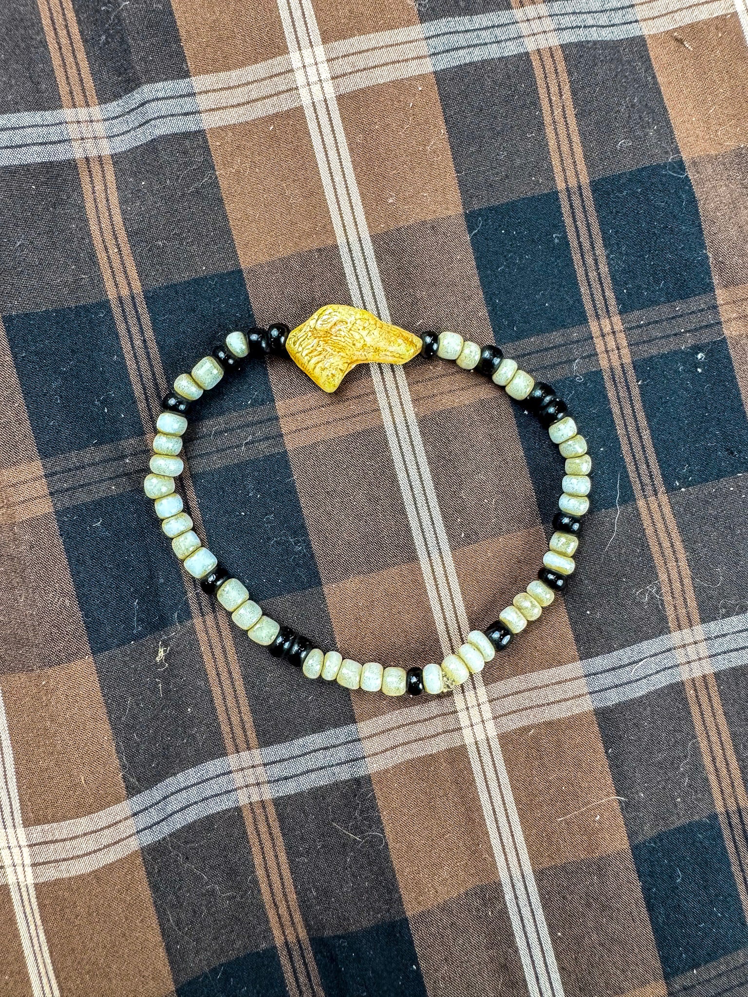 Simple Seed Bracelet | Black & White Dog
