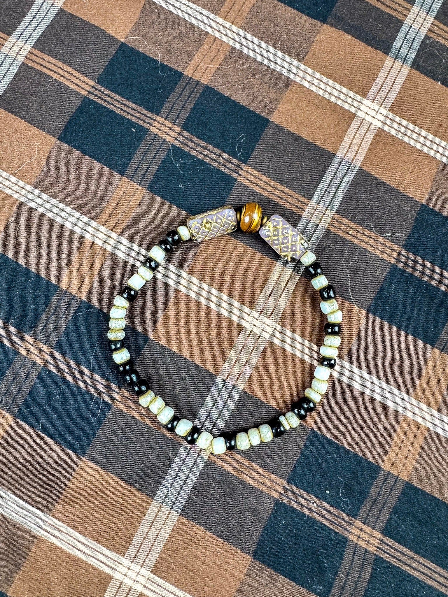 Simple Seed Bracelet | Equestrian