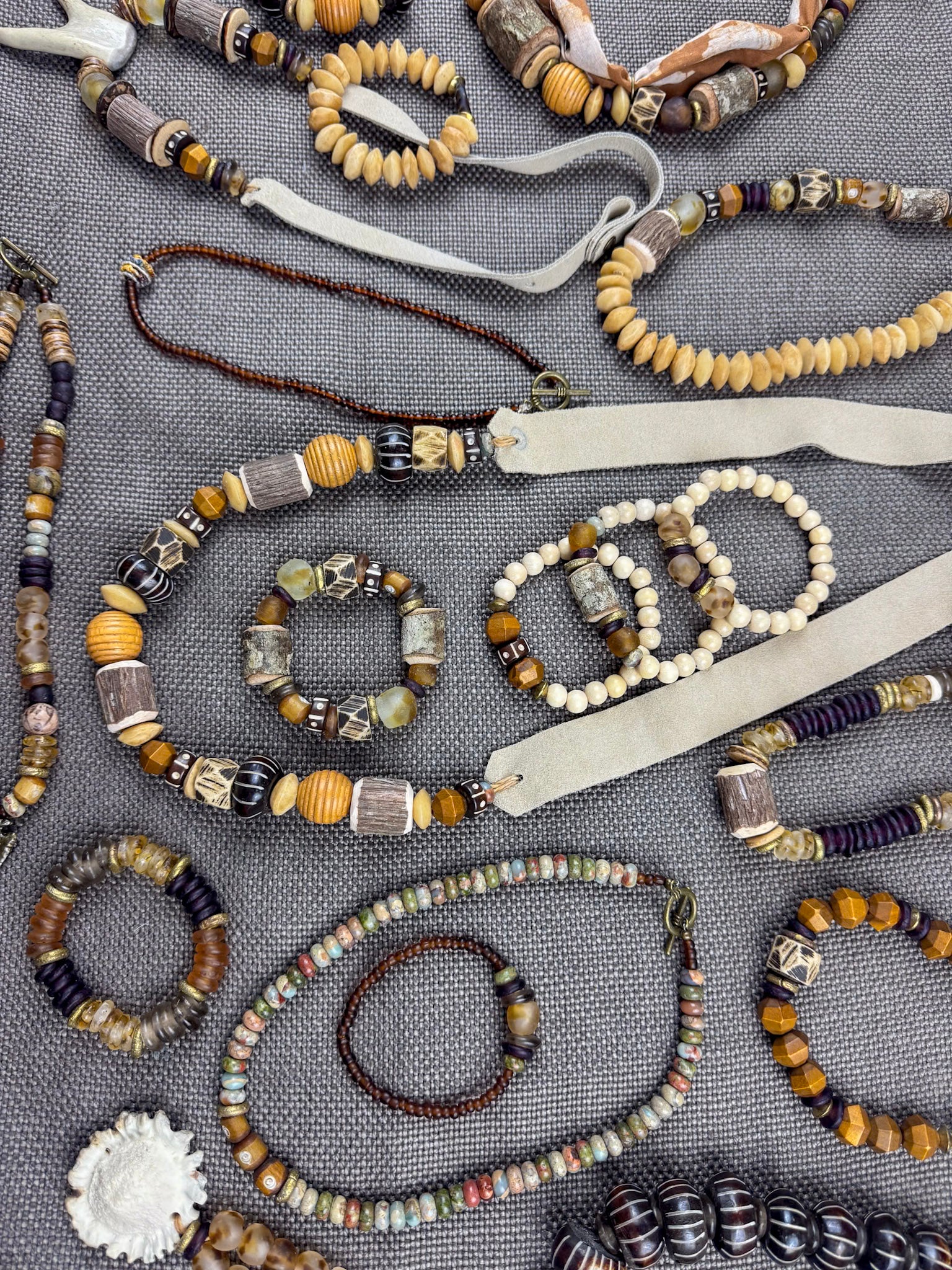 Mid Classic Necklace | Roots