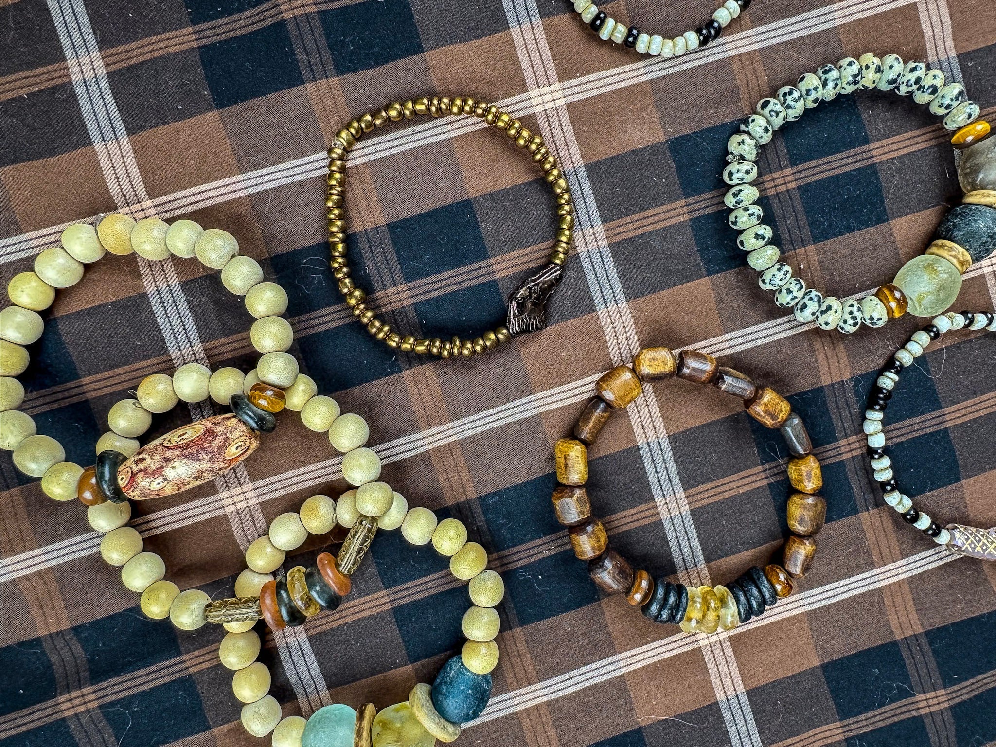 Simple Seed Bracelet | Gold Dog