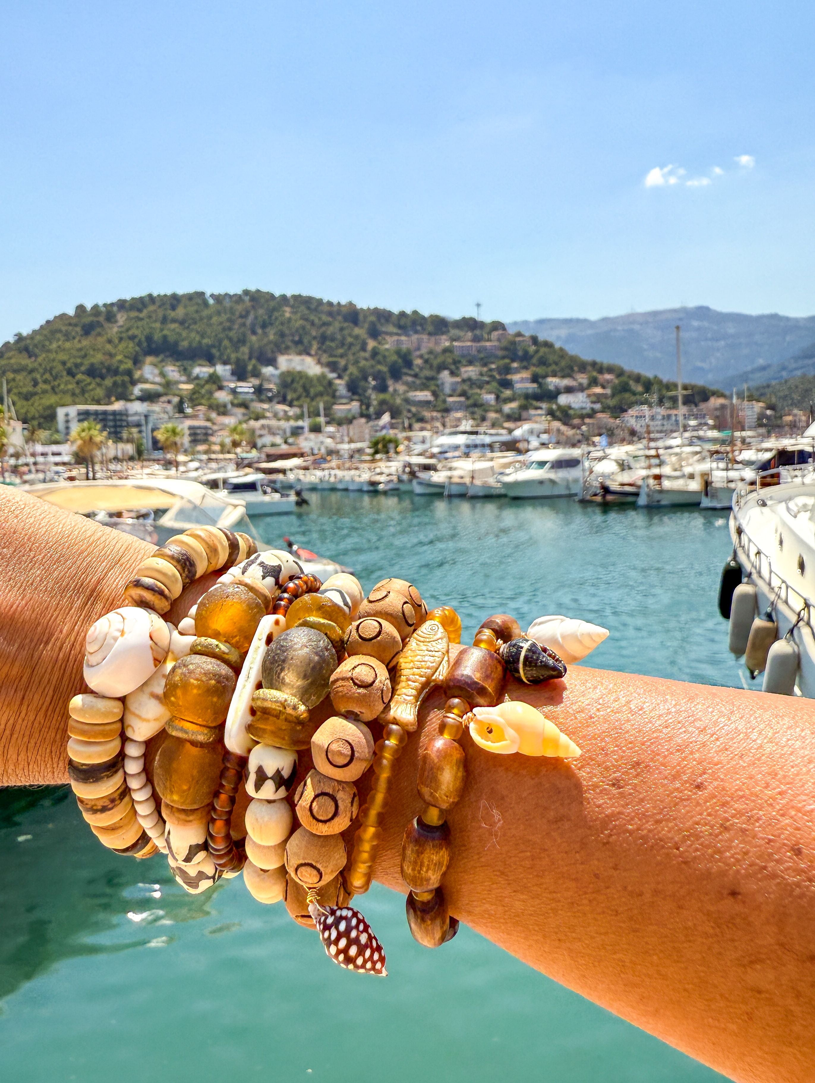 Simple Seed Bracelet | Cream Fish