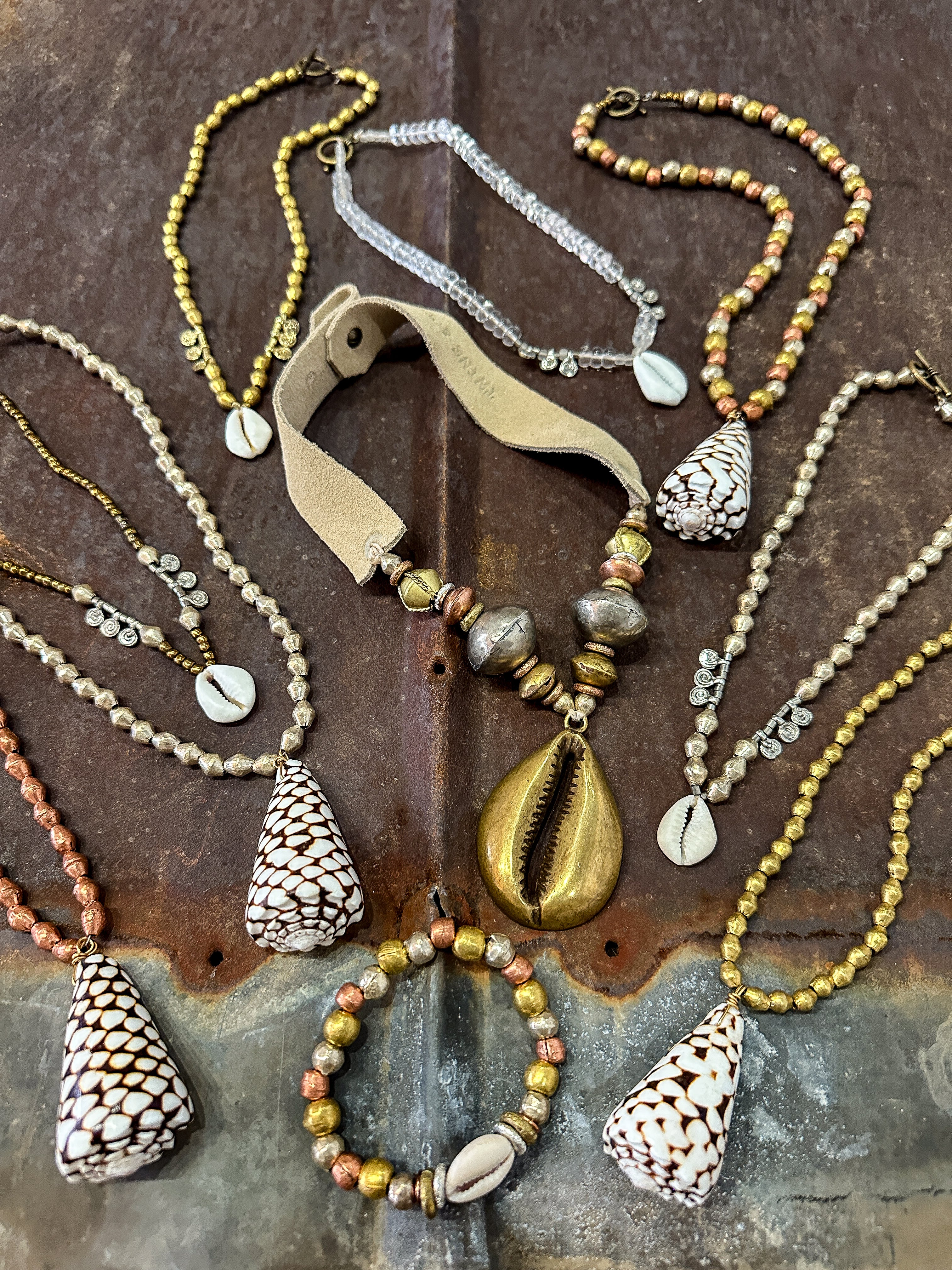 Metal Shell Necklace | Gold