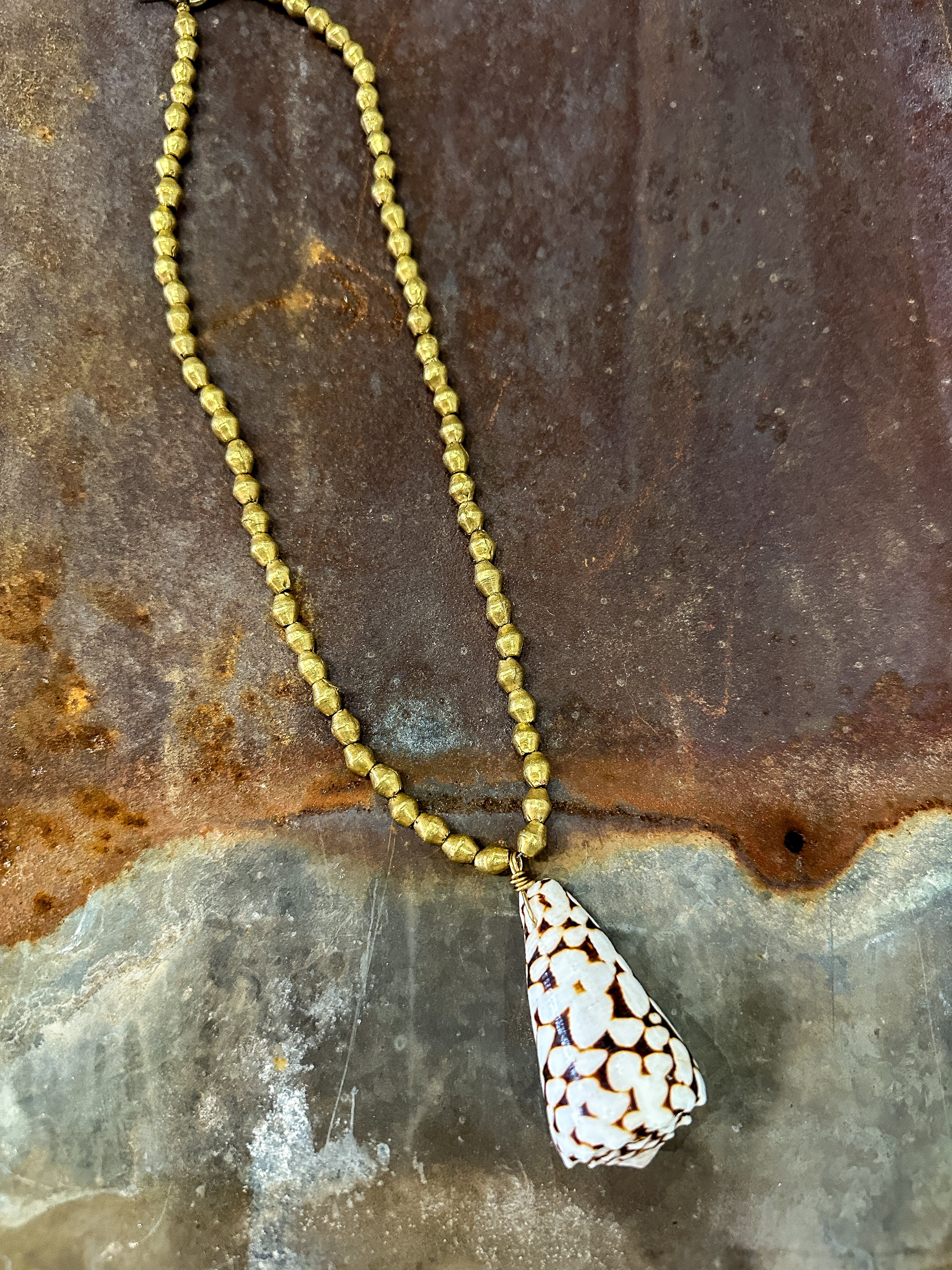 Metal Shell Necklace | Gold