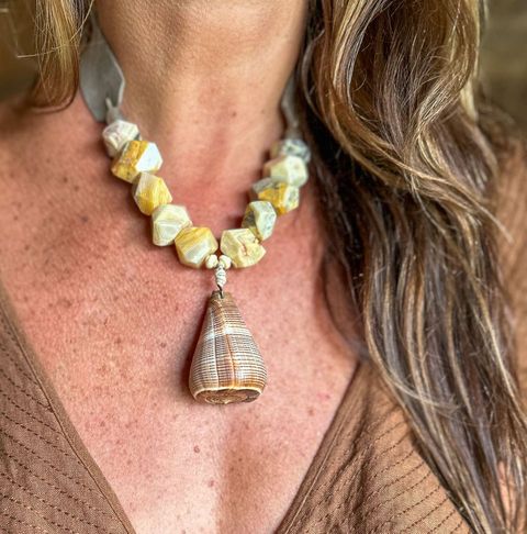 Mid Shell Necklace | Earth