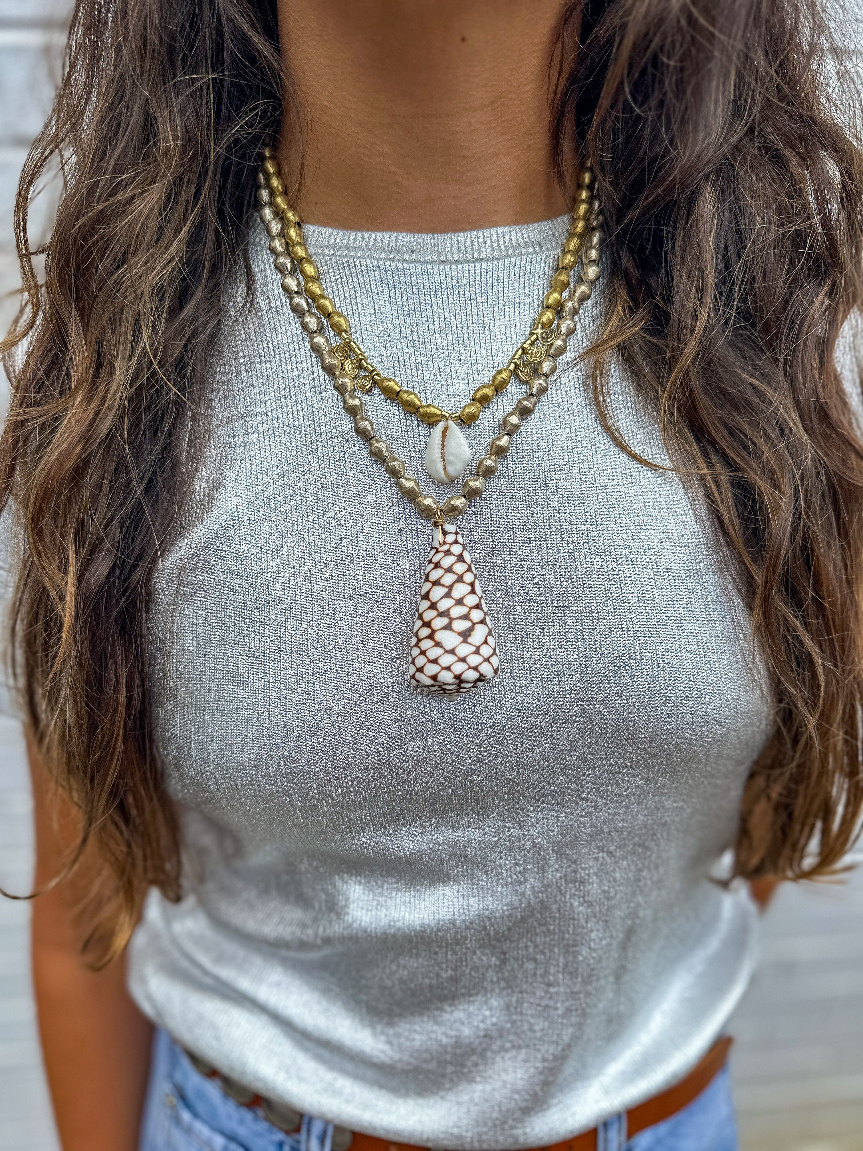 Metal Shell Necklace | Silver